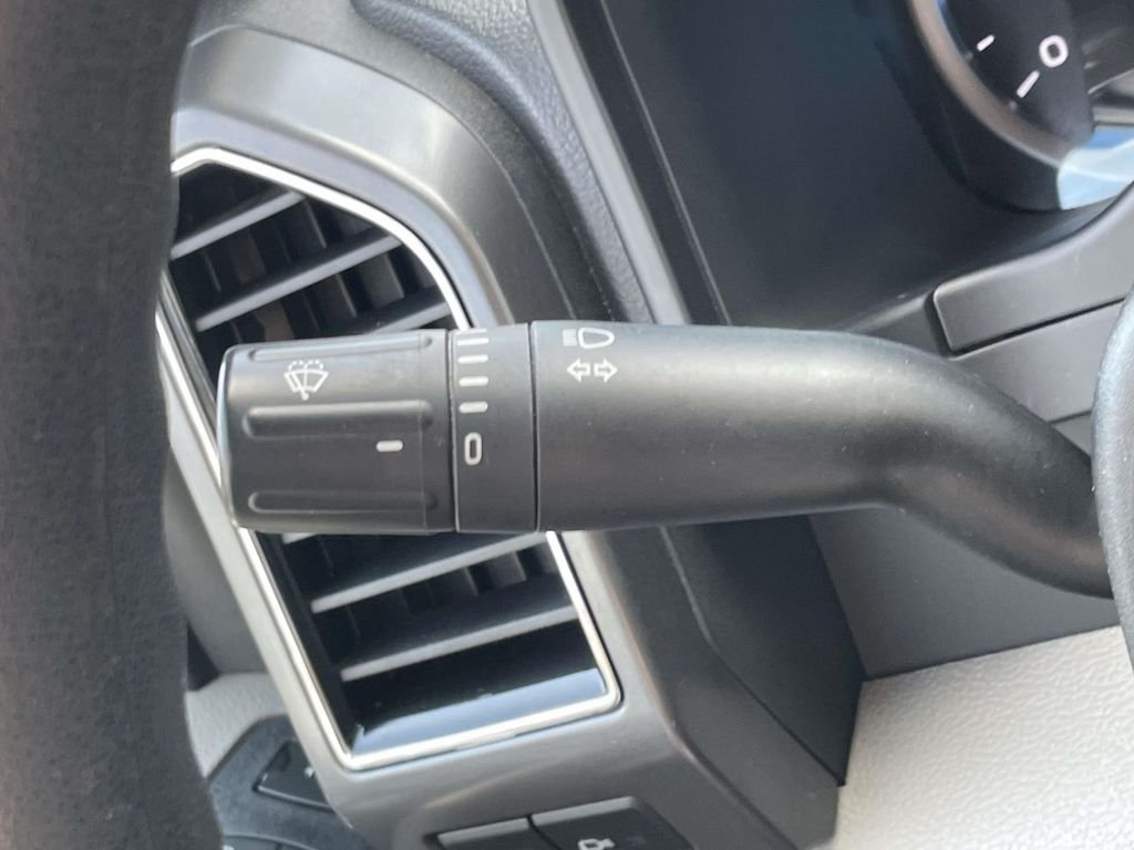 Used 2021 Silver Ford XLT image 22