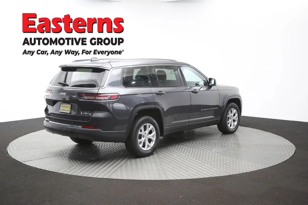 Used 2022 Gray Jeep Limited image 45
