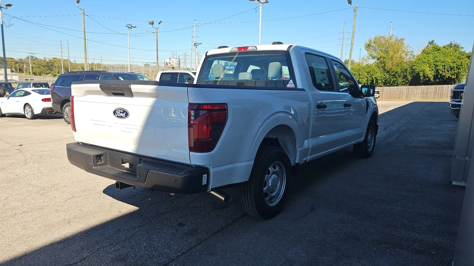 New 2026 Oxford White Ford XL 2WD image 5