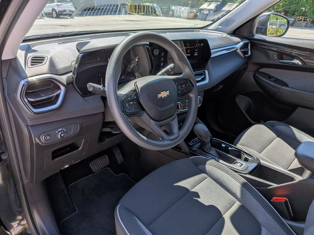 Used 2025 Black Chevrolet LS image 12
