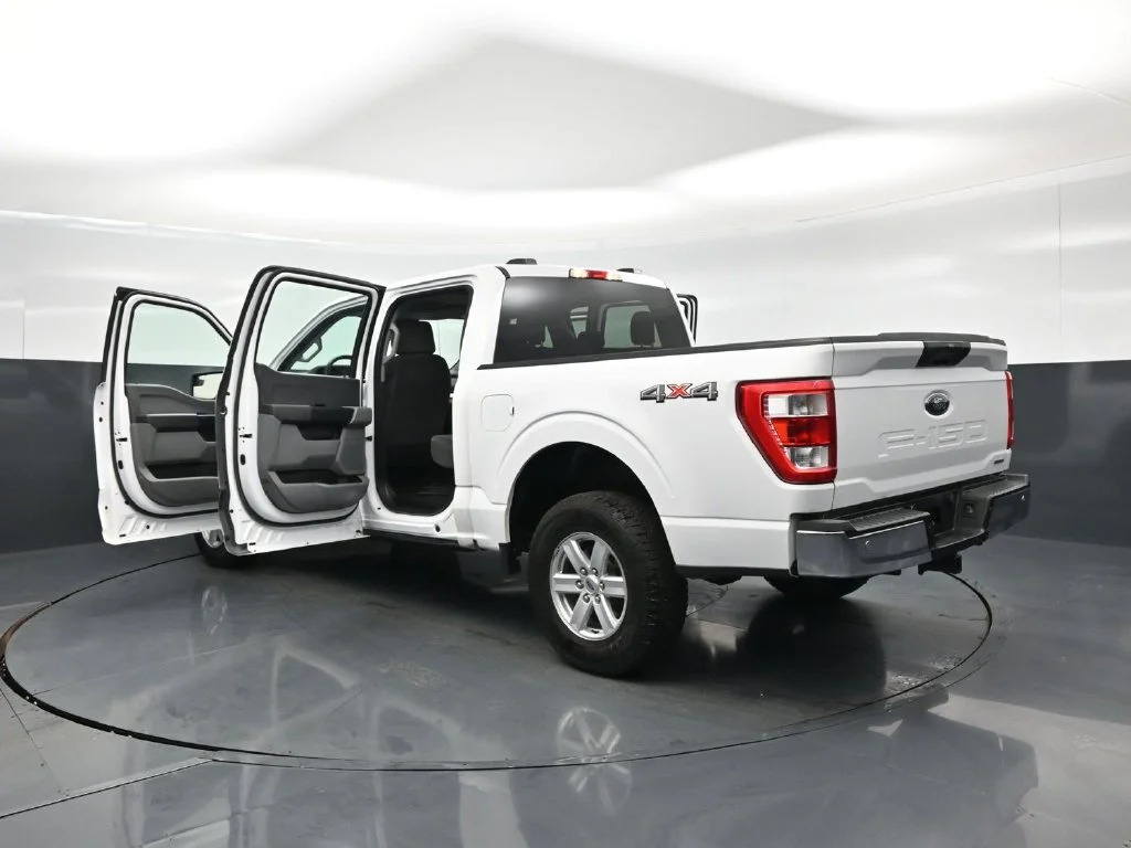 Used 2021 White Ford XL image 27