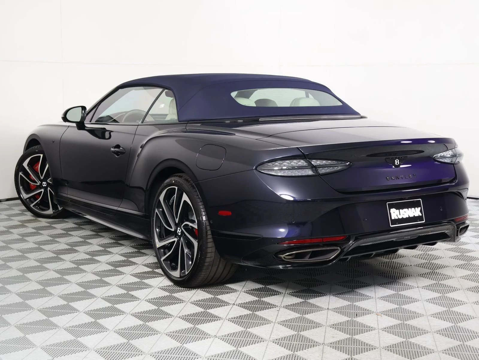 New 2026 Dark Sapphire Bentley GTC S image 3