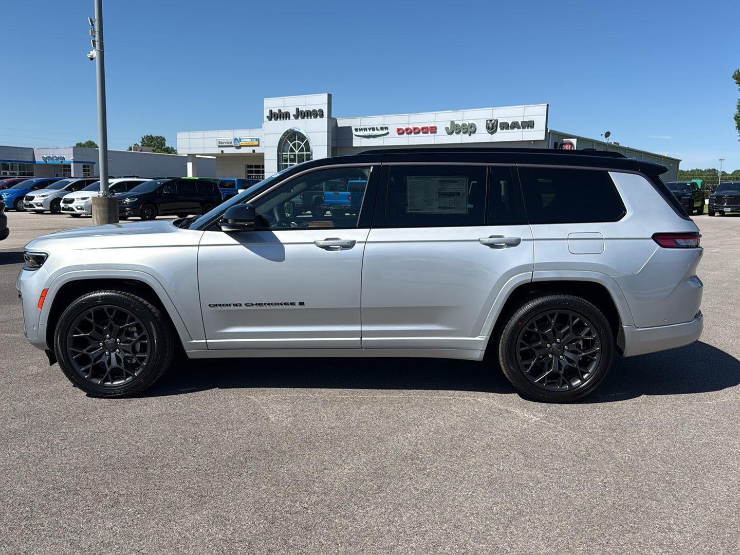New 2026 Silver Zynith Exterior Paint Jeep Summit image 8