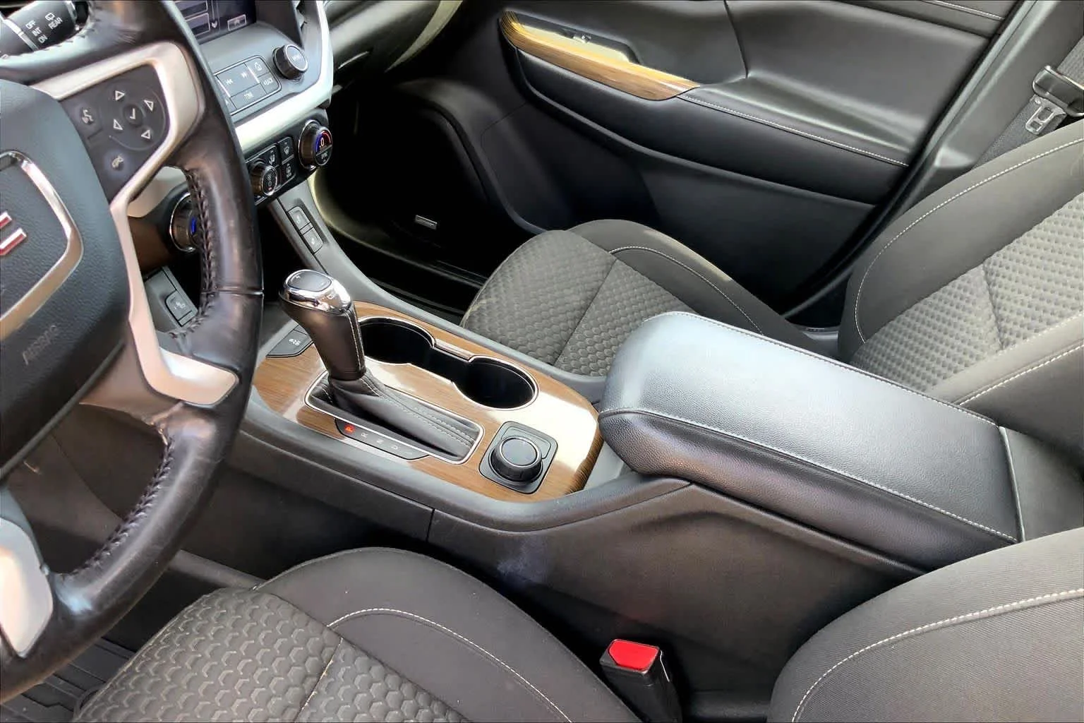 Used 2019 BLUE STEEL METALLIC GMC SLE image 16