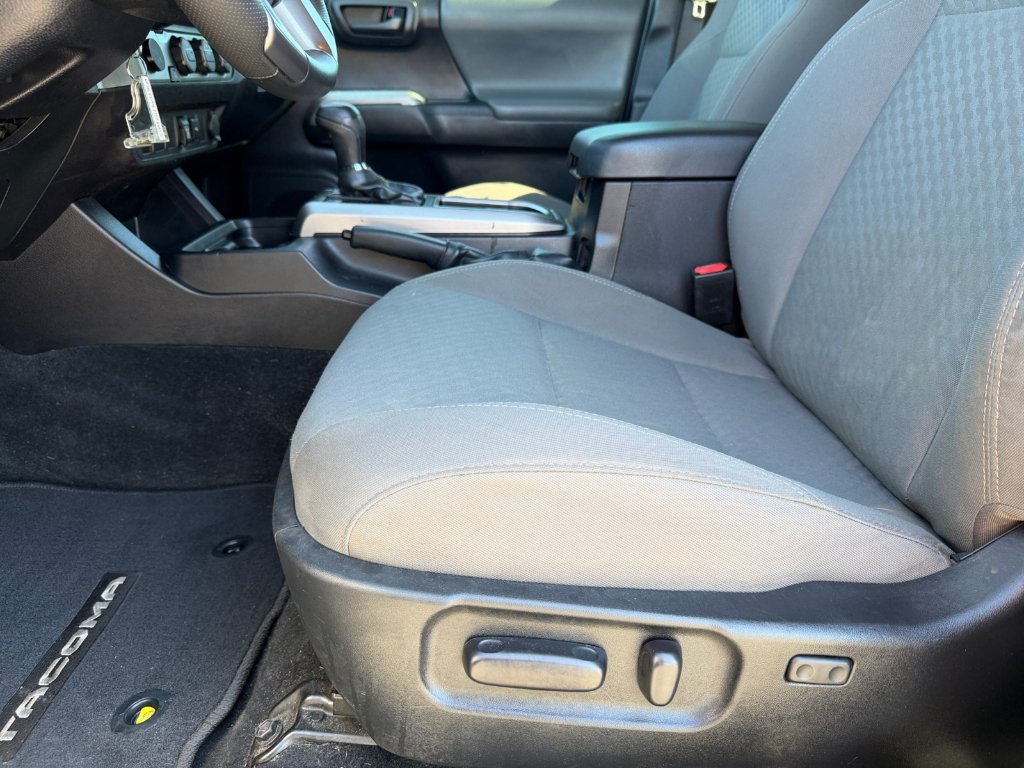 Used 2022 Magnetic Gray Metallic Toyota SR5 image 10