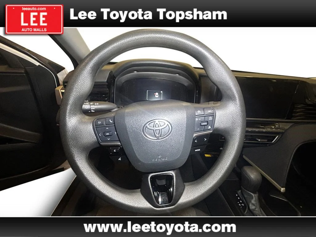 Used 2025 Ice Toyota LE image 12