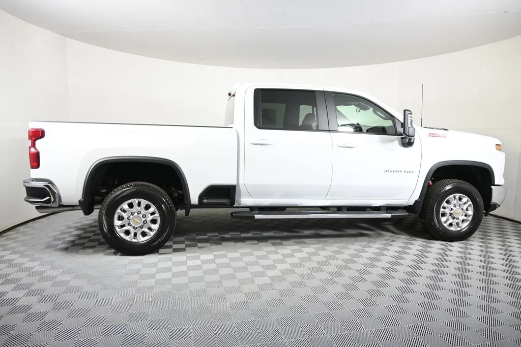 2026 Chevrolet Silverado 3500 HD LT - Photo 8