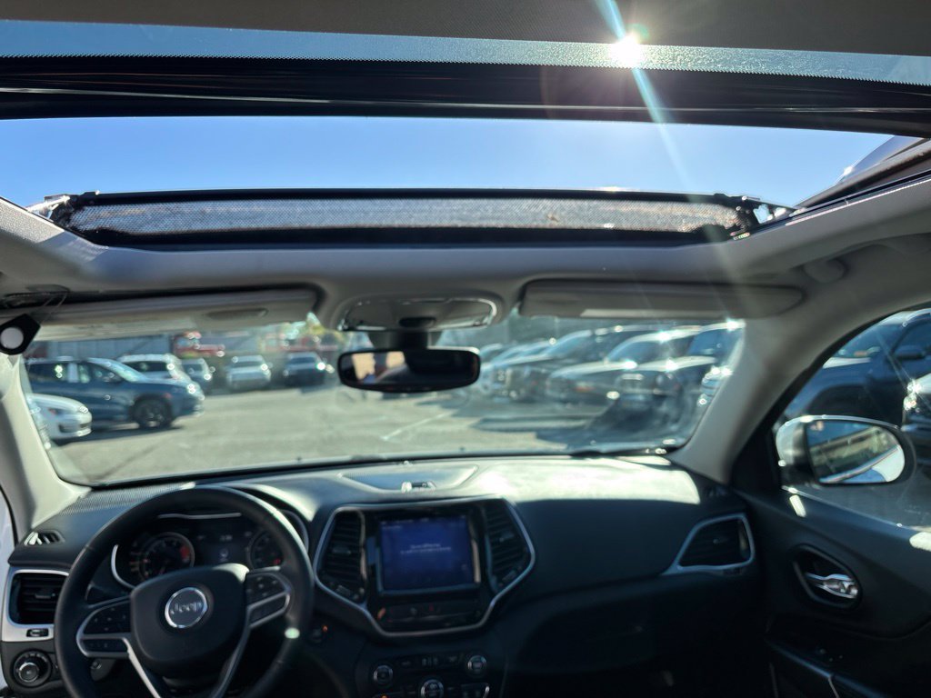 Used 2019 White Jeep Limited image 21