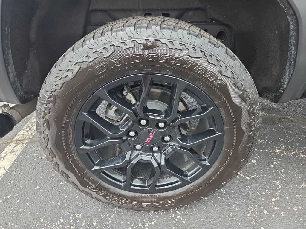 Used 2025 Black GMC Denali image 20