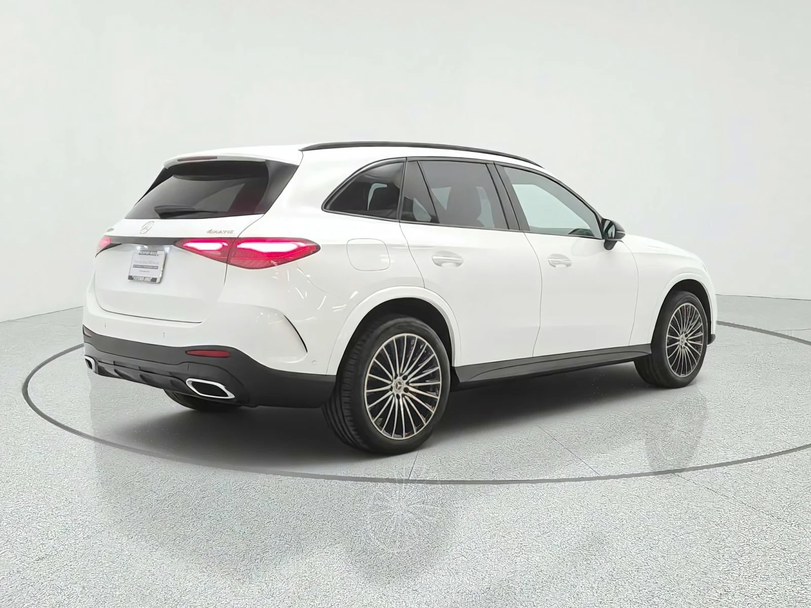Used 2024 Polar White Mercedes-Benz GLC 300 4MATIC® SUV image 5