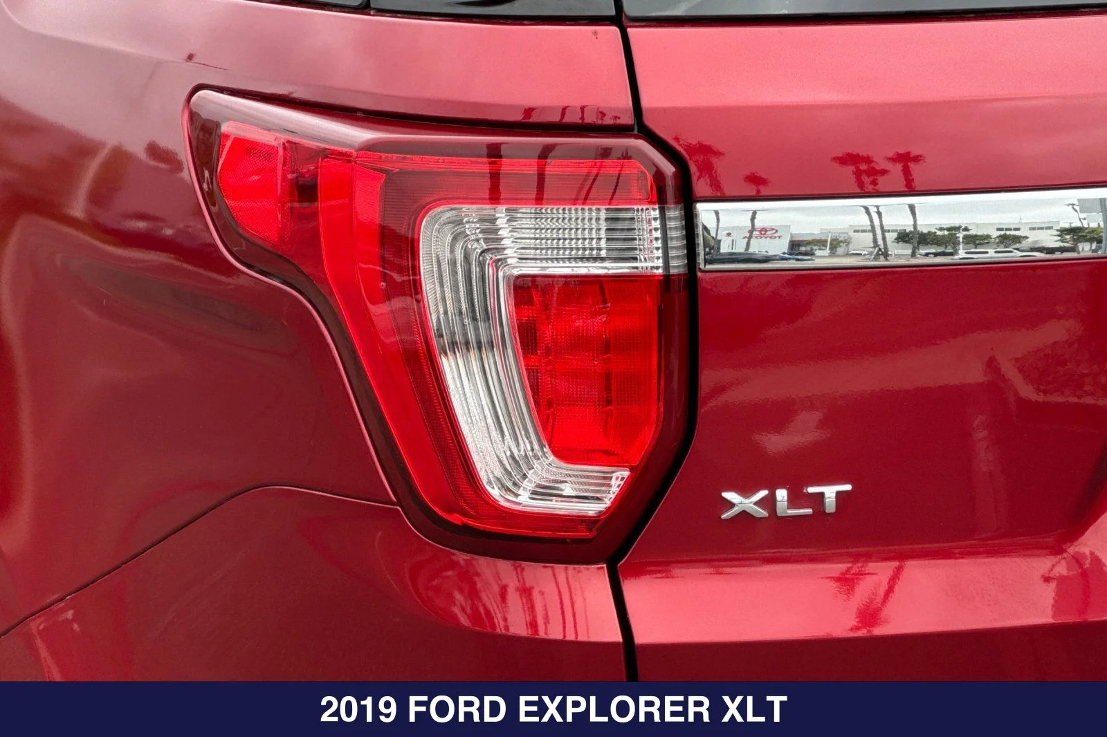 Used 2019 Red Ford XLT image 29