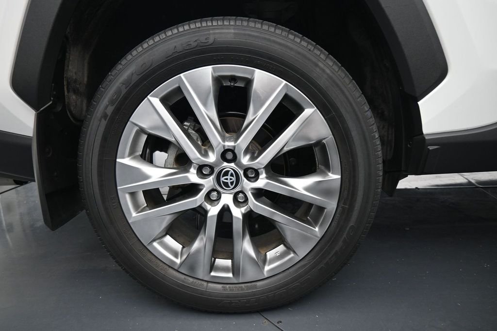 Used 2024 Beige Toyota XLE Premium image 10