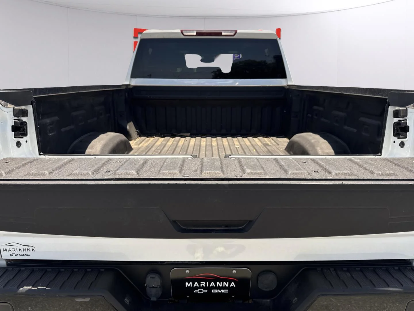 Used 2024 Summit White Chevrolet Custom image 33