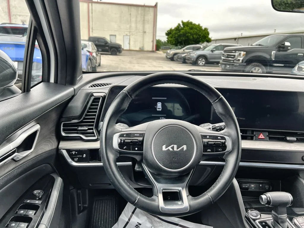 Used 2025 White Kia X-Line image 16