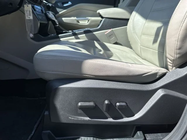 Used 2018 Red Ford SEL image 16