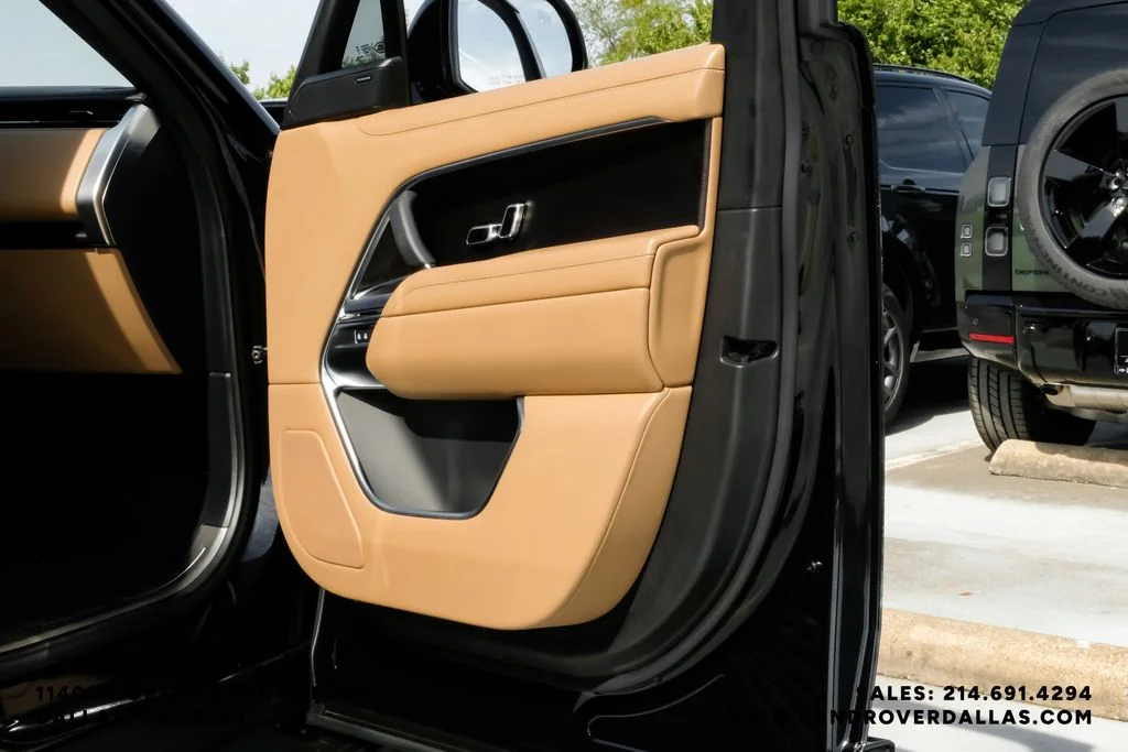 Used 2023 Black Land Rover SE image 49