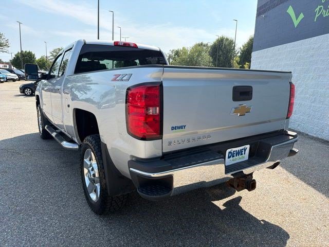 Used 2018 Silver Ice Metallic Chevrolet LT image 3