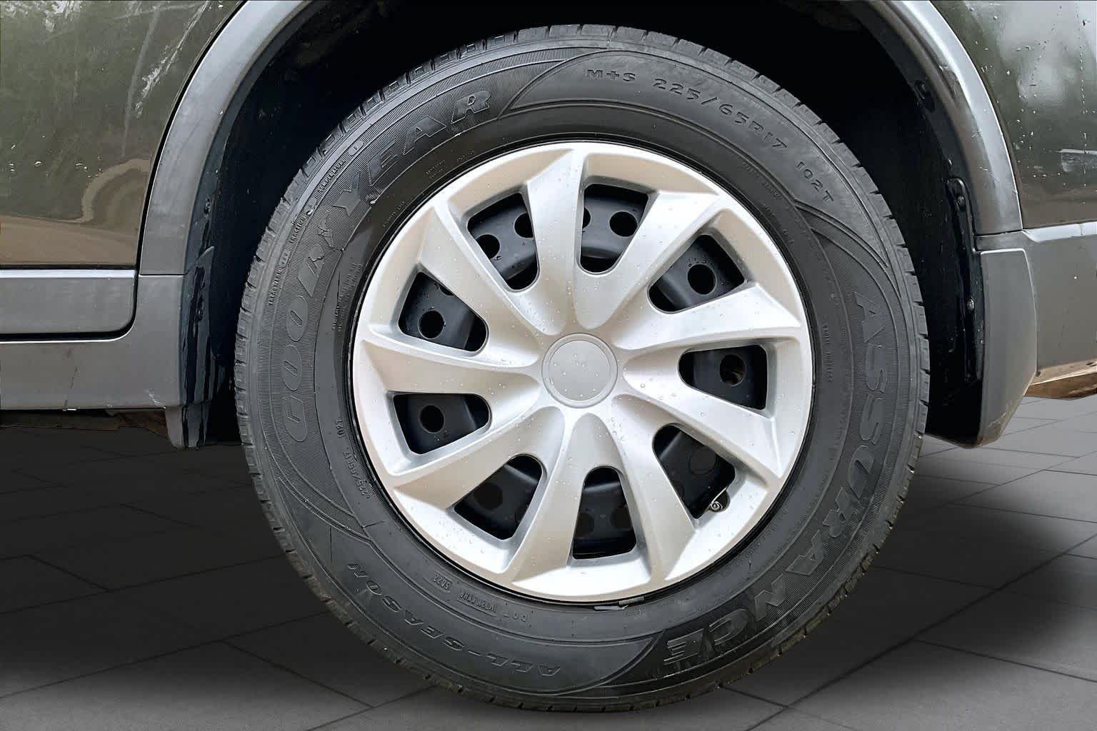 Used 2015 Midnight Jade Nissan S image 10