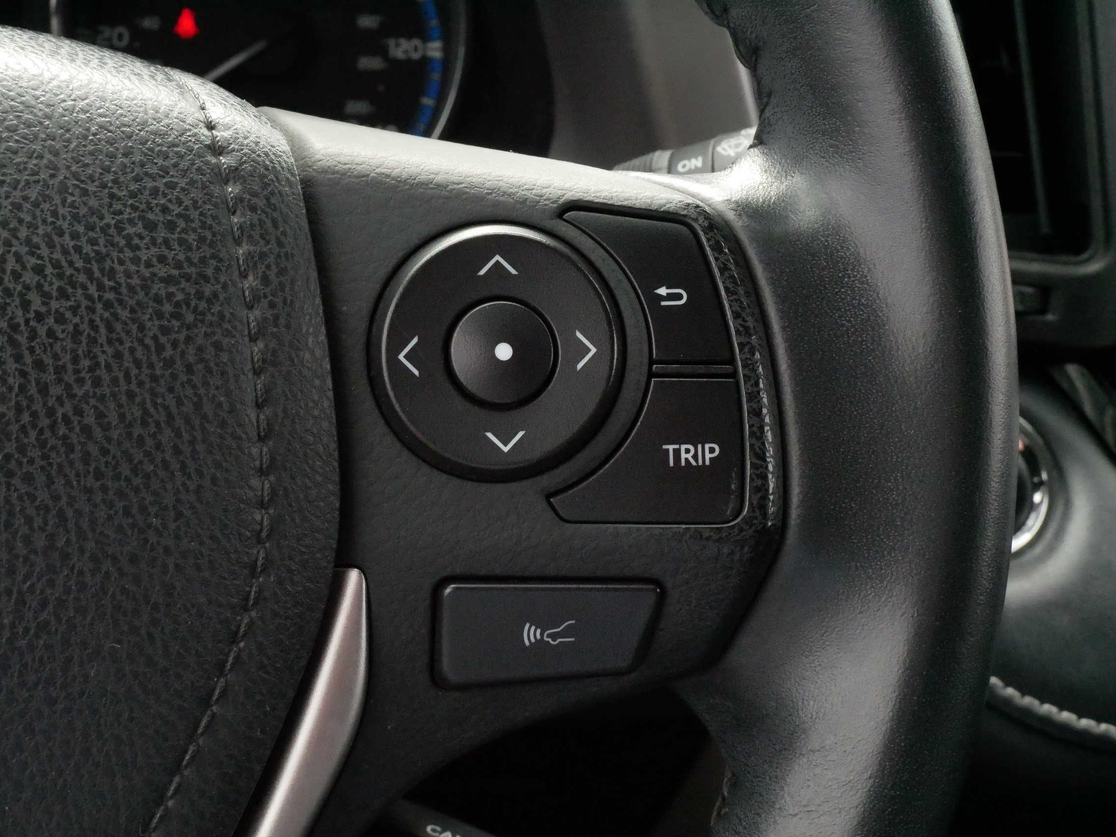 Used 2018 SILVER SKY METALLIC Toyota Limited image 25