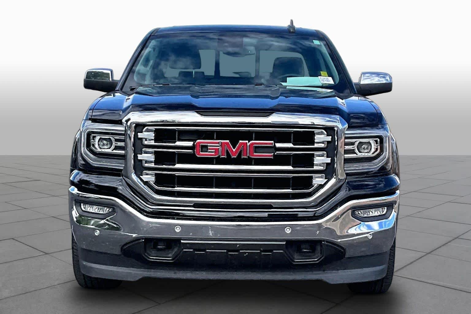 Used 2018 Onyx Black GMC SLT image 4