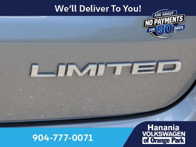 Used 2022 Silver Jeep Limited image 12