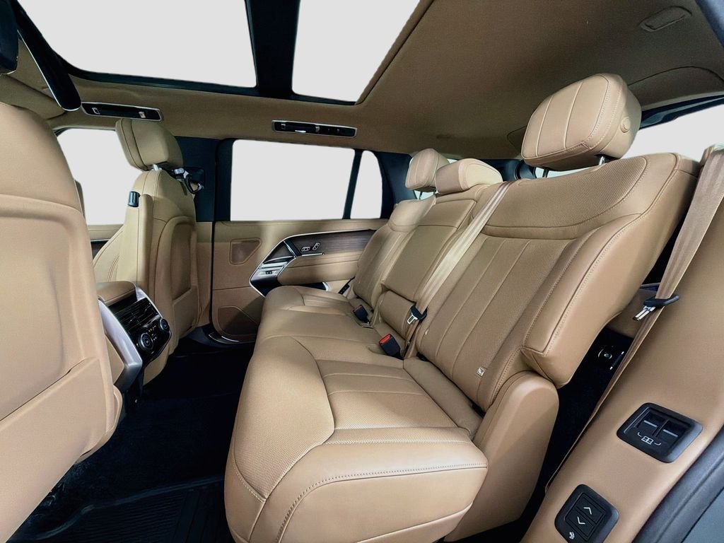New 2026 Belgravia Green Land Rover SE LWB 7-Seats / V8 image 26