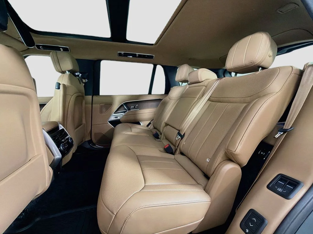 New 2026 Belgravia Green Land Rover SE LWB 7-Seats / V8 image 26
