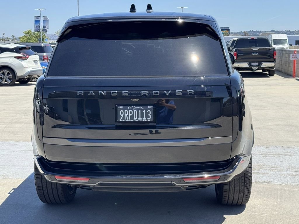 Used 2025 Santorini Black Land Rover SE image 5