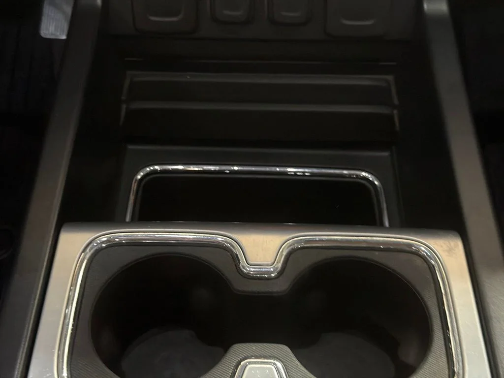 Used 2018 Quicksilver Metallic GMC SLT image 16