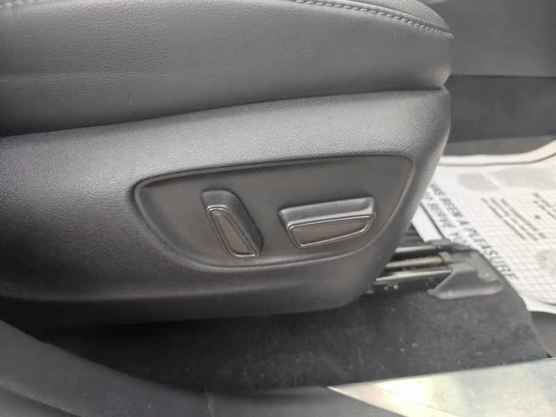 Used 2022 Black Toyota Platinum image 26