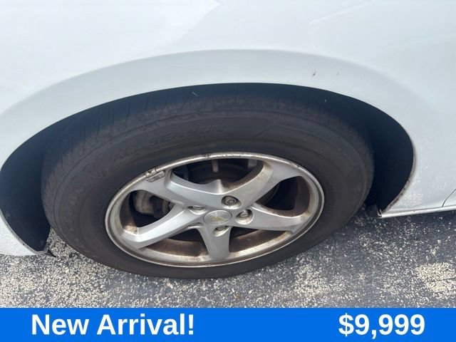 Used 2017 SUMMIT WHITE Chevrolet LS image 16