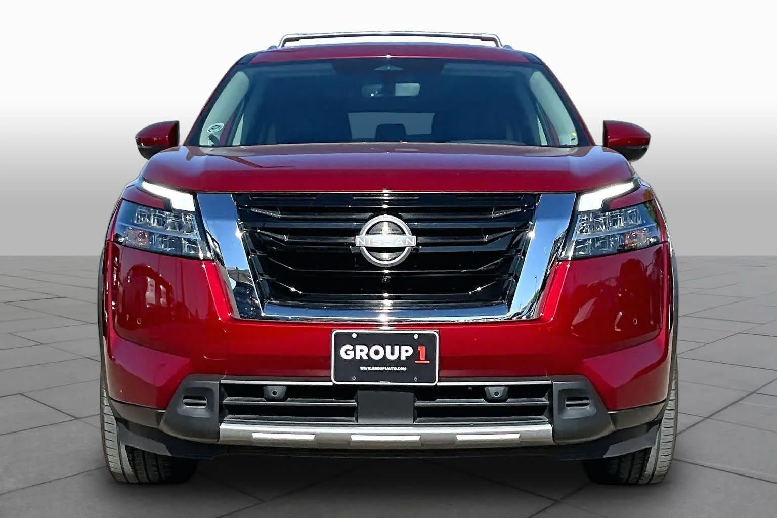 Used 2024 Scarlet Ember Nissan SL image 4