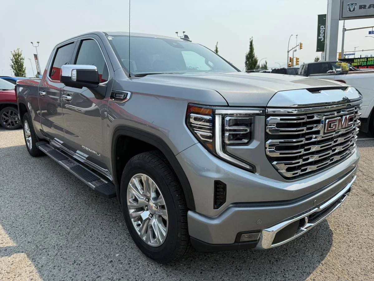 Used 2025 Silver GMC Denali image 9