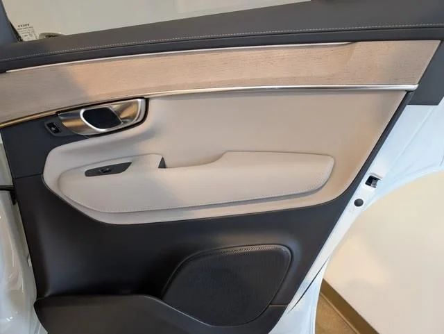 2026 Volvo XC90 Ultra - Photo 27