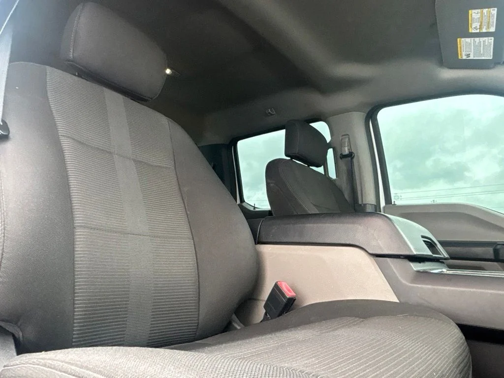 Used 2019 White Ford XL image 21