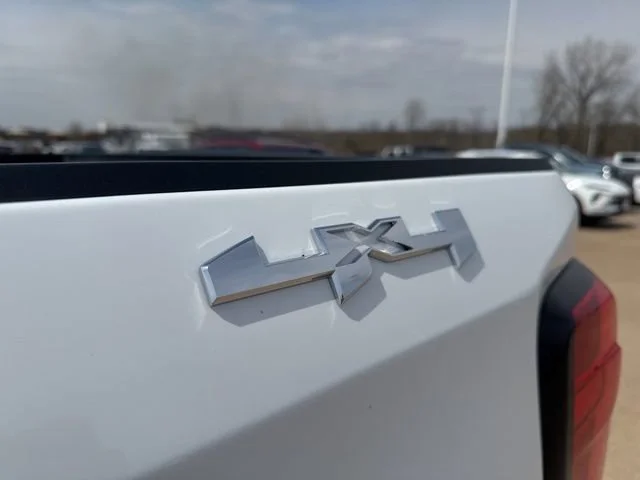 New 2026 Summit White GMC SLE image 56