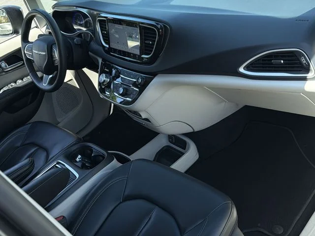 Used 2023 Gray Chrysler Touring L image 33