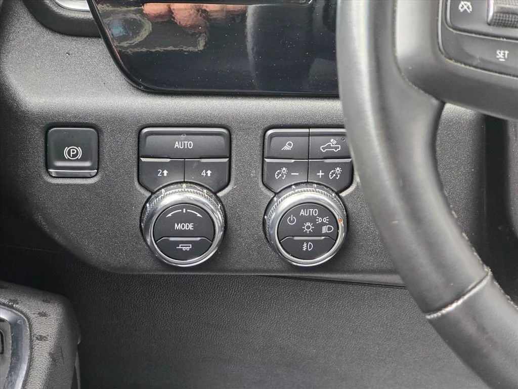 Used 2025 Black GMC SLT image 8
