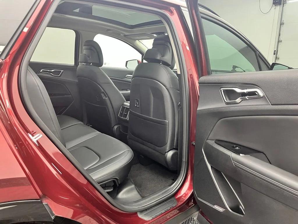 Used 2023 Red Kia SX image 36