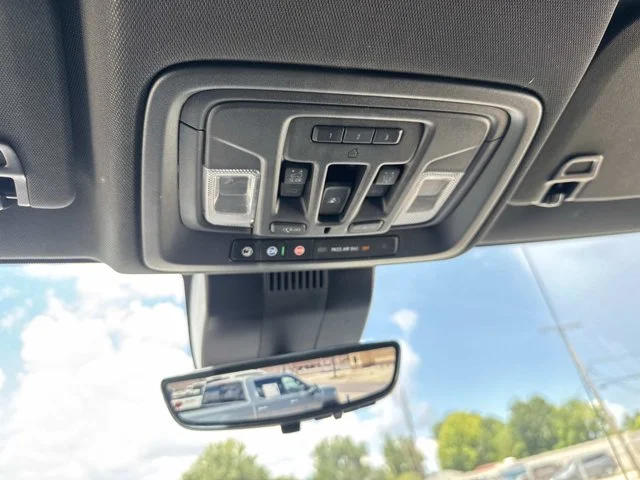 Used 2024 White GMC AT4 image 43