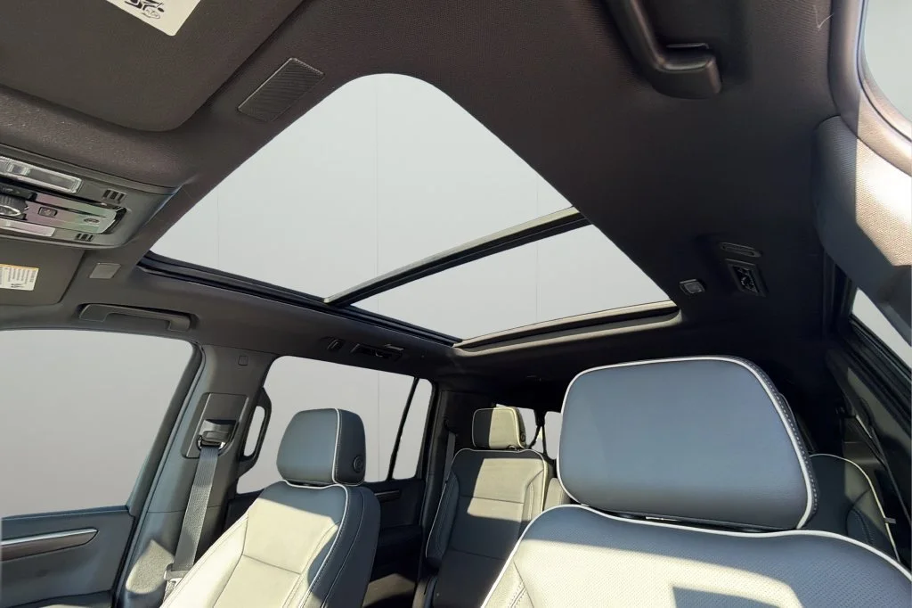 New 2027 Polar White Tricoat Chevrolet Premier image 32