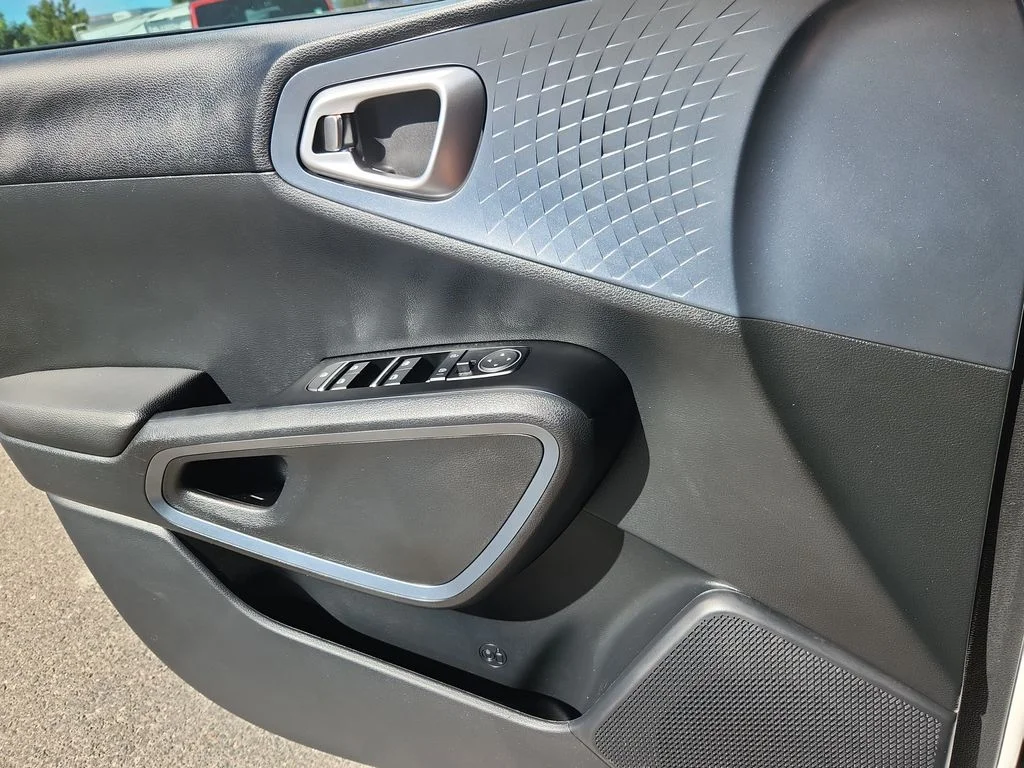 Used 2025 White Kia EX image 9