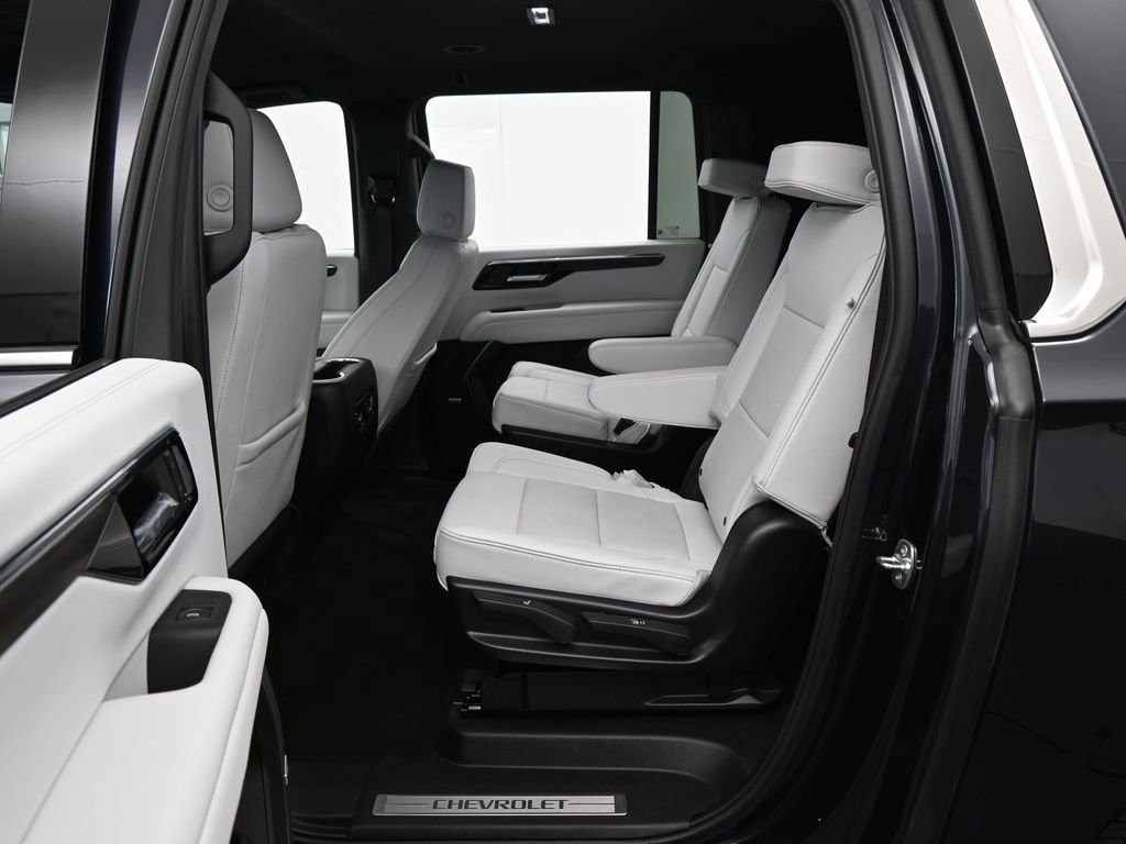 2025 Chevrolet Suburban Premier - Photo 33