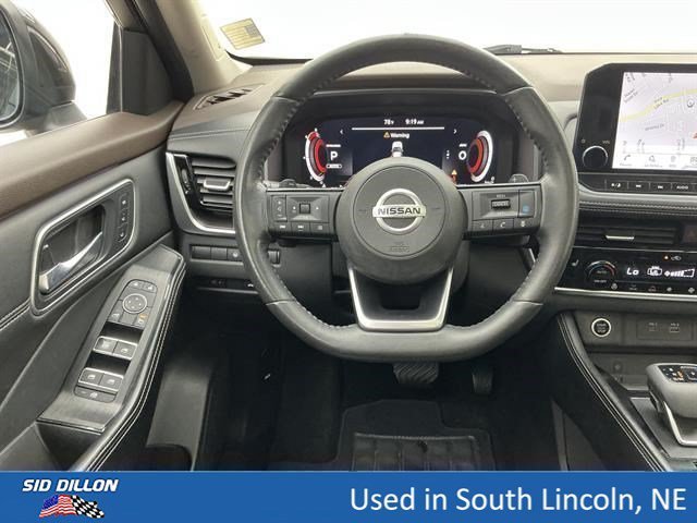 Used 2021 Boulder Gray Pearl/Super Black Nissan Platinum image 21