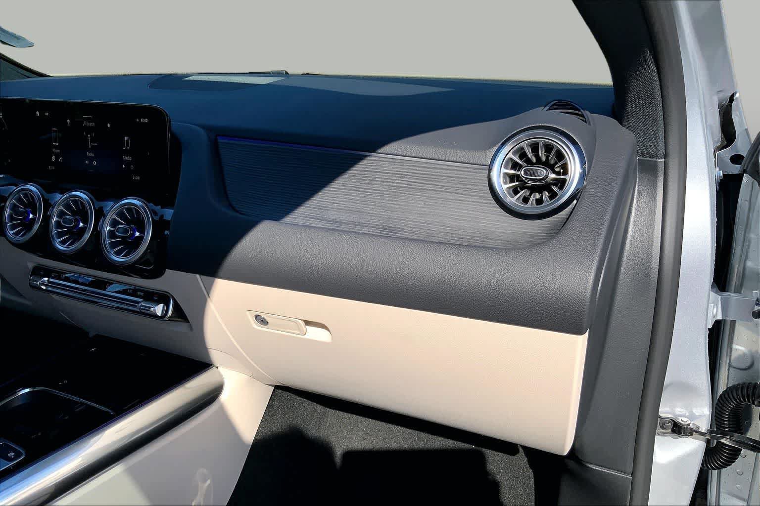 New 2026 Cirrus Silver Metallic Mercedes-Benz GLA 250 image 10