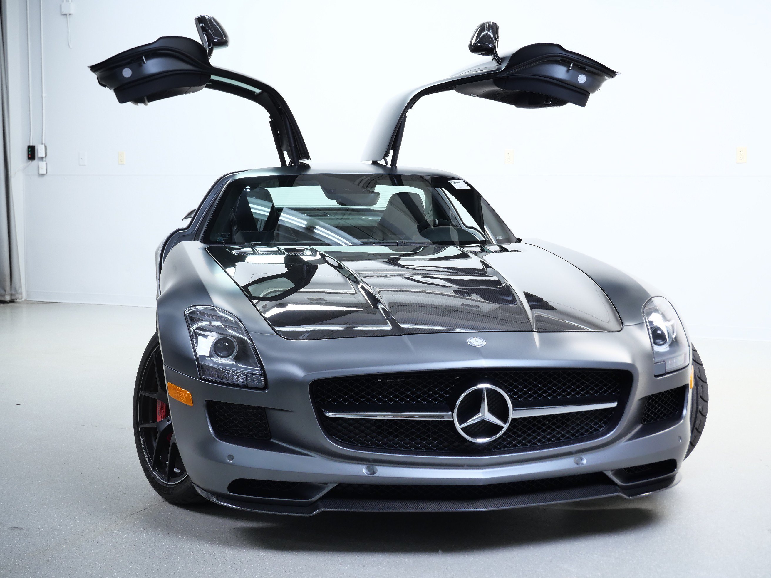 Used 2015 Gray Mercedes-Benz SLS AMG® GT Final Edition image 7