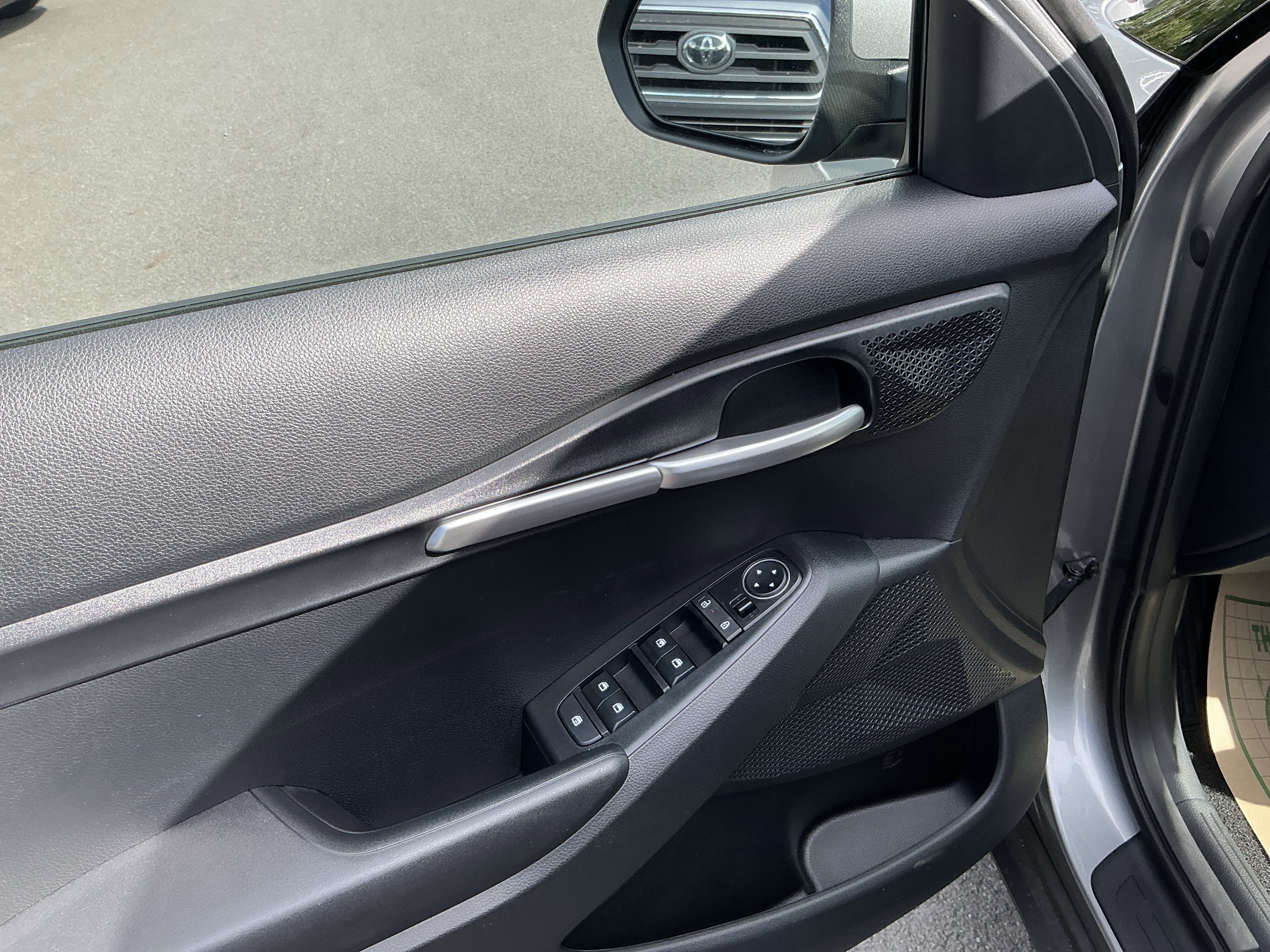 New 2026 Steel Gray Kia LX image 12