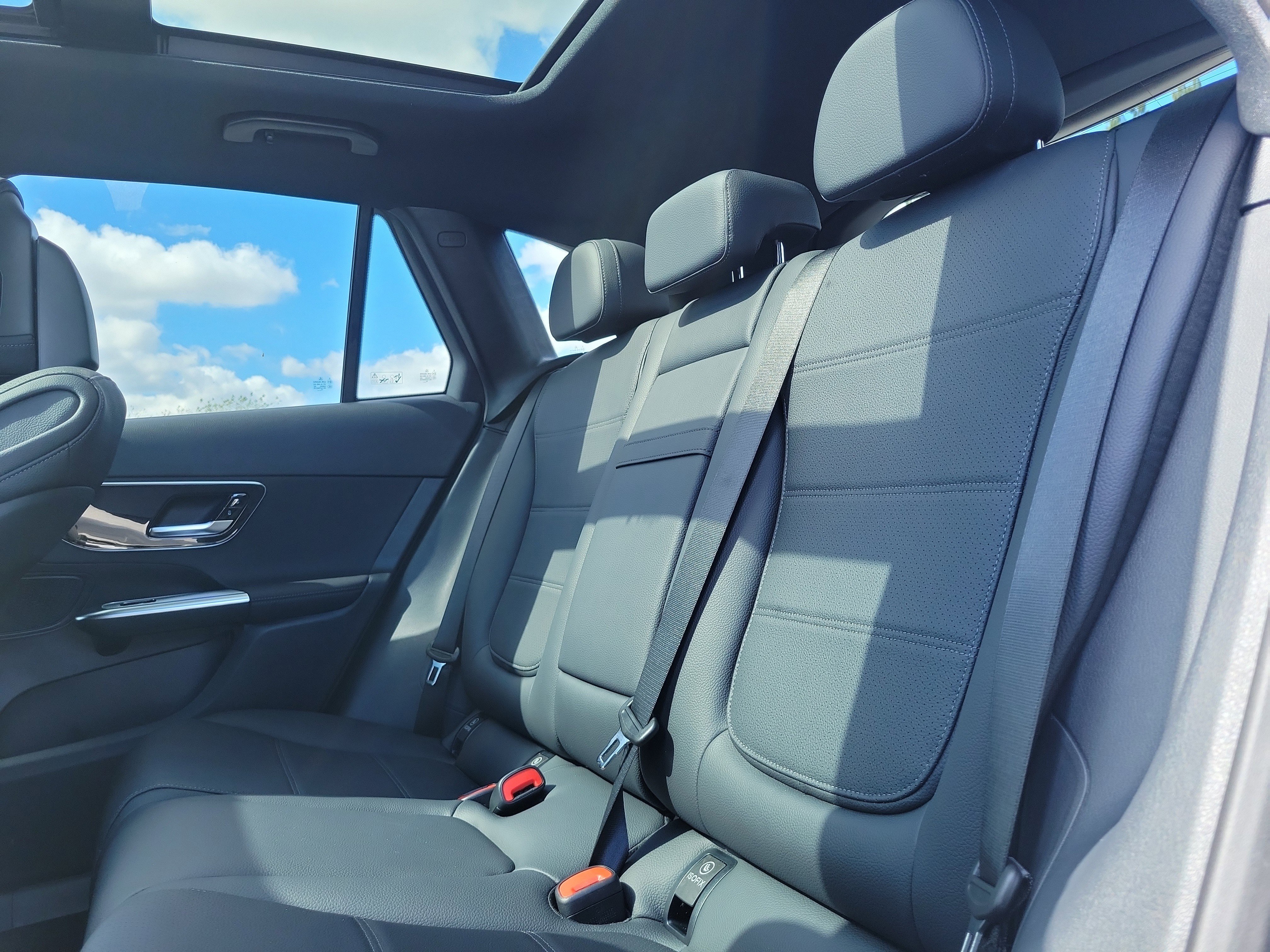 New 2026 Graphite Grey Metallic Mercedes-Benz GLC 300 image 10