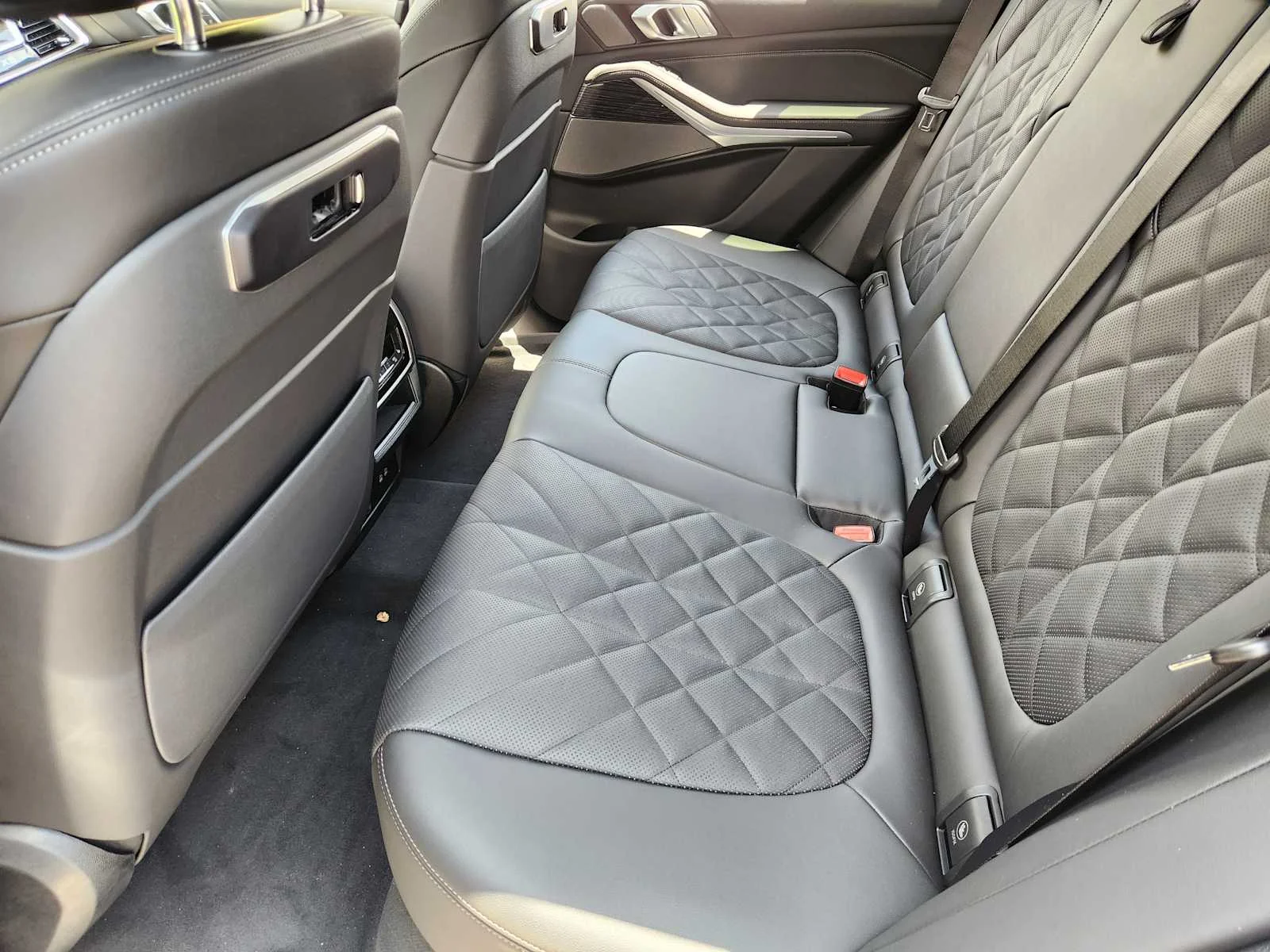 New 2026 Dravit Grey Metallic BMW xDrive40i image 7