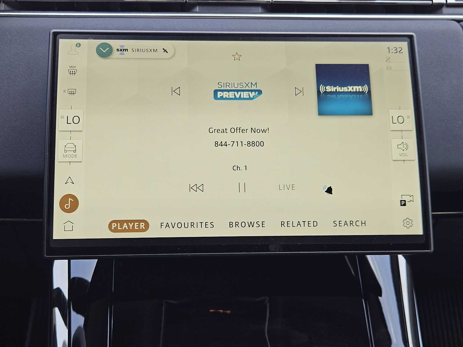 Certified Used 2024 Fuji White Land Rover Dynamic SE image 16
